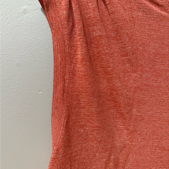 Lululemon Women's Rust Top - Picture 4 of 7
